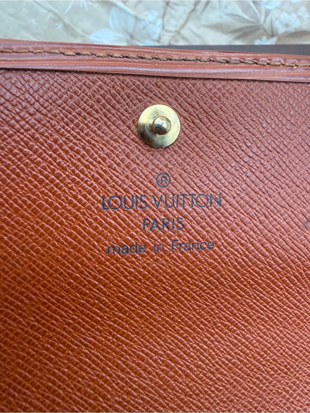 Louis Vuitton EUC Vintage Epi Leather Wallet W/ Box & Ribbon - Picture 5 of 16